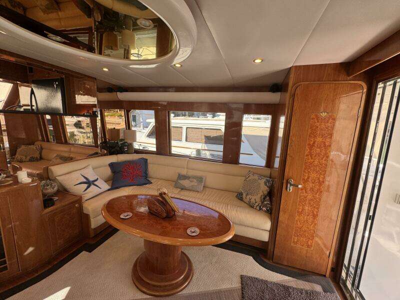 2004 Altima 55 Pilothouse