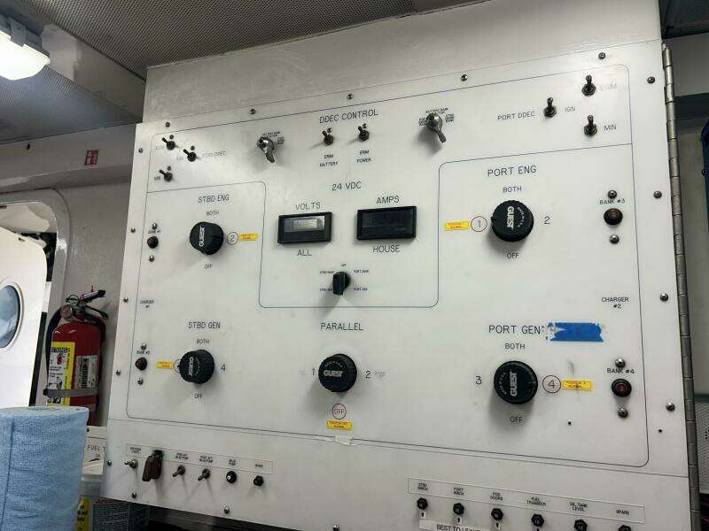 2001 Lazzara Yachts 94 Motor Yacht