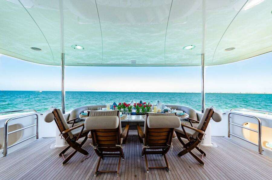 2001 Lazzara Yachts 94 Motor Yacht