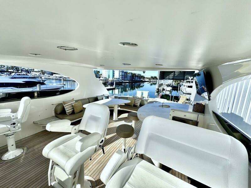 2001 Lazzara Yachts 94 Motor Yacht