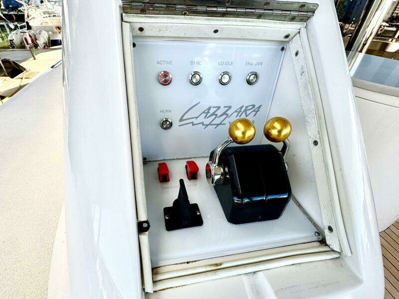 2001 Lazzara Yachts 94 Motor Yacht