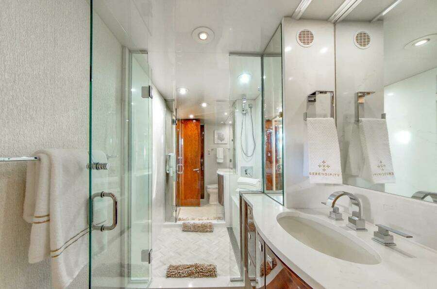 2001 Lazzara Yachts 94 Motor Yacht