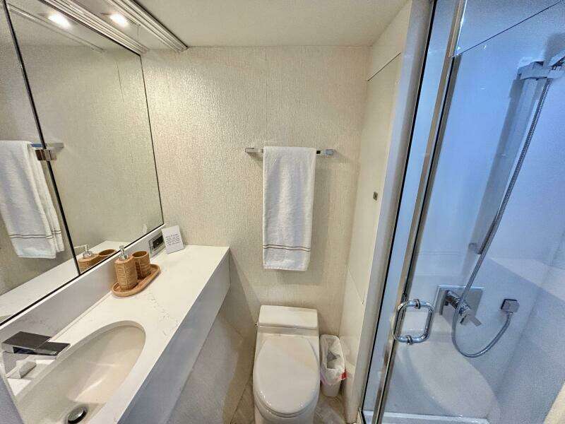 2001 Lazzara Yachts 94 Motor Yacht