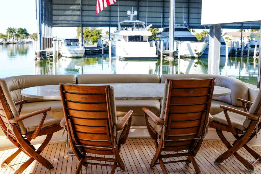 2001 Lazzara Yachts 94 Motor Yacht