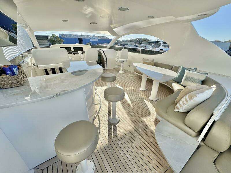 2001 Lazzara Yachts 94 Motor Yacht