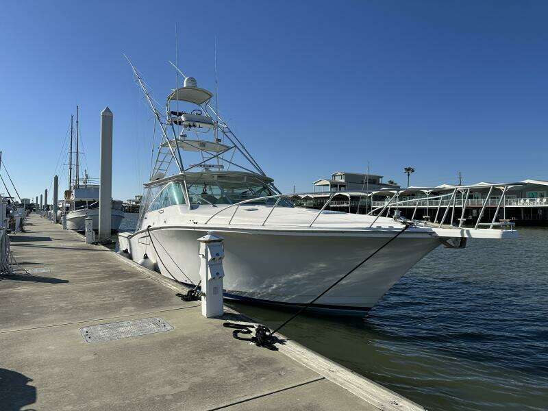 2000 Cabo 45 Express