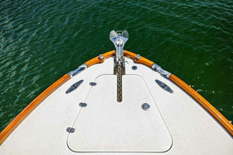 2004 Hinckley Talaria 29 R