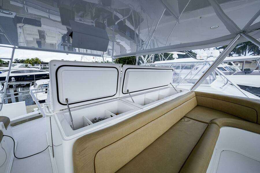 Viking 64 - Big Blue - Flybridge