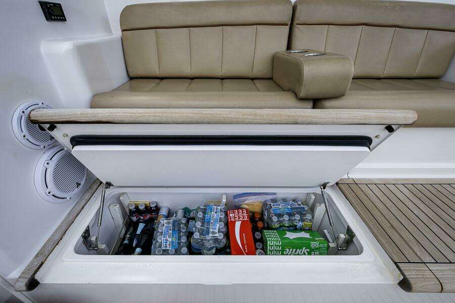 Viking 64 - Big Blue - Cockpit