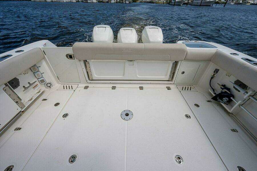 Boston Whaler 345 Conquest - Cockpit