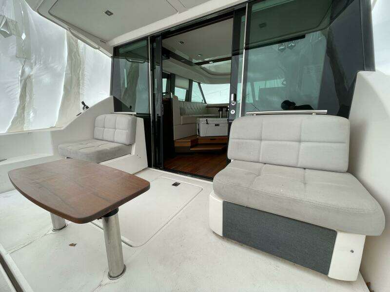 2016 Tiara Yachts C44 Coupe