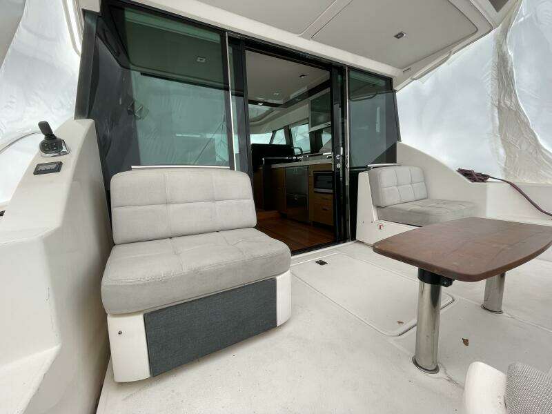 2016 Tiara Yachts C44 Coupe