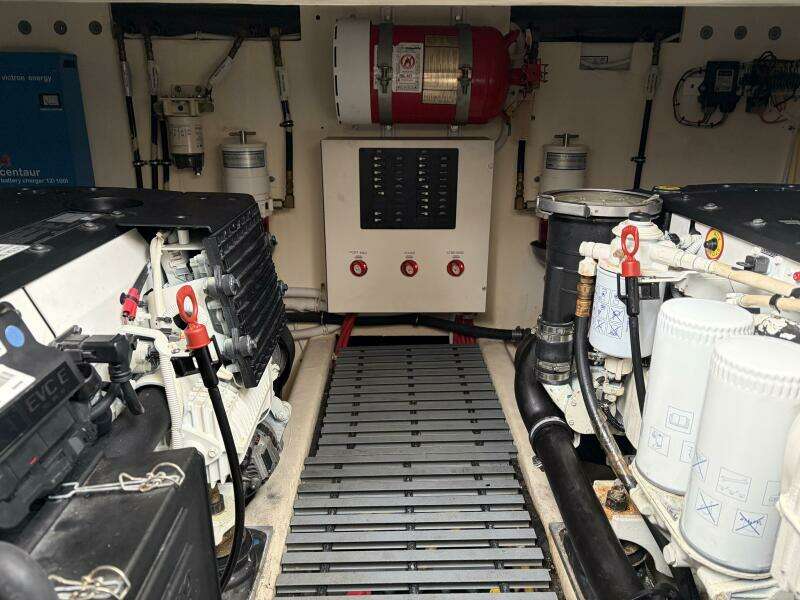 2016 Tiara Yachts C44 Coupe