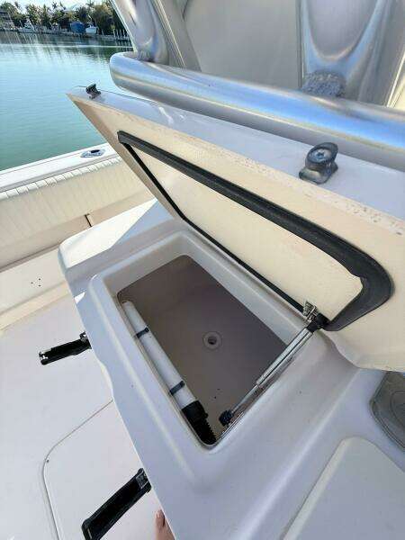 2011 Grady-White Caynon 336