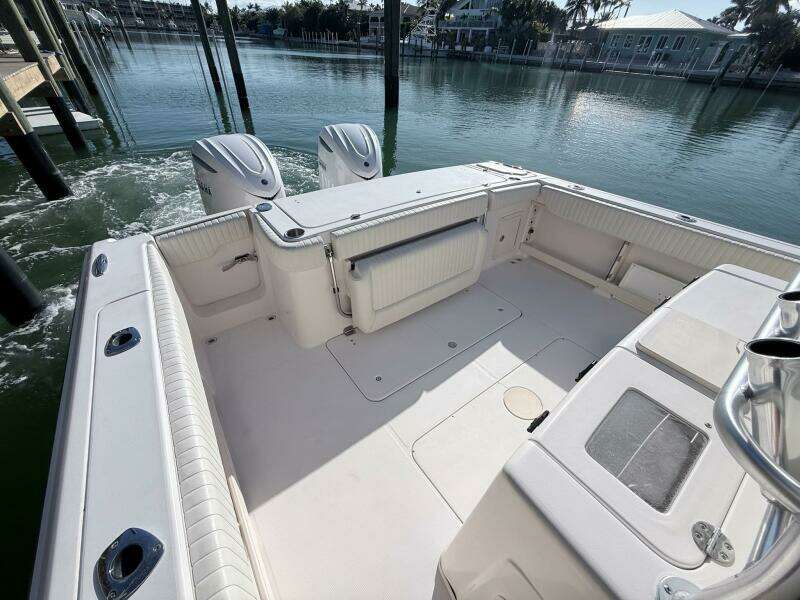 2011 Grady-White Caynon 336