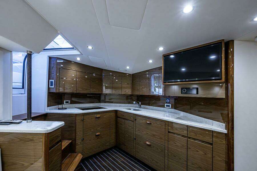 Viking 48 - Salty Soul - Galley