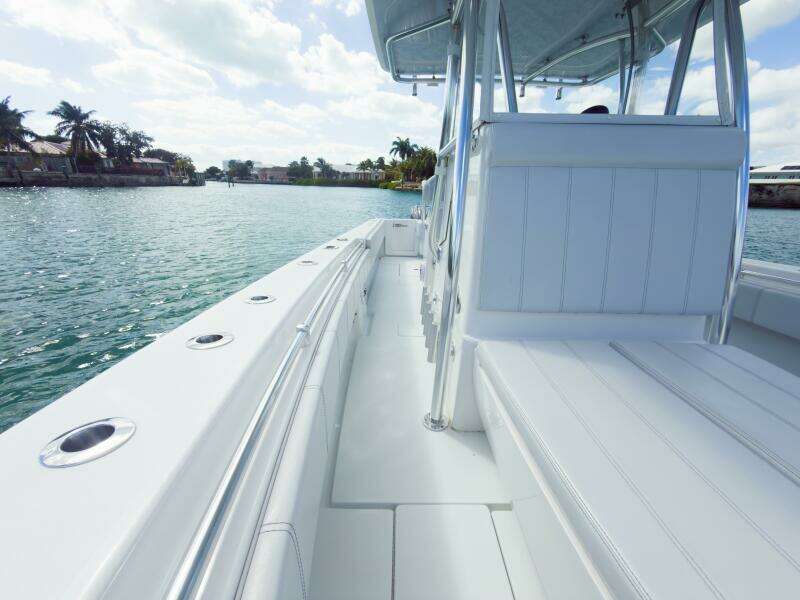 2023 Contender 32 ST