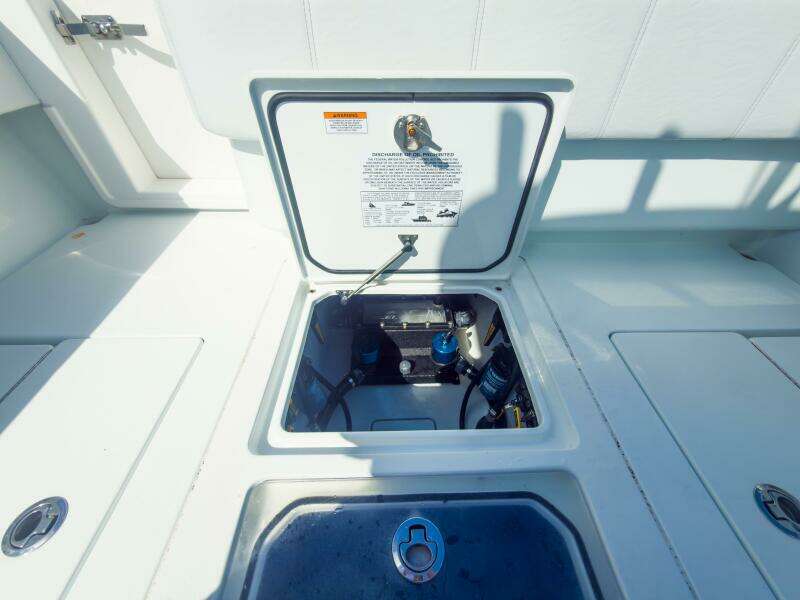 2023 Contender 32 ST