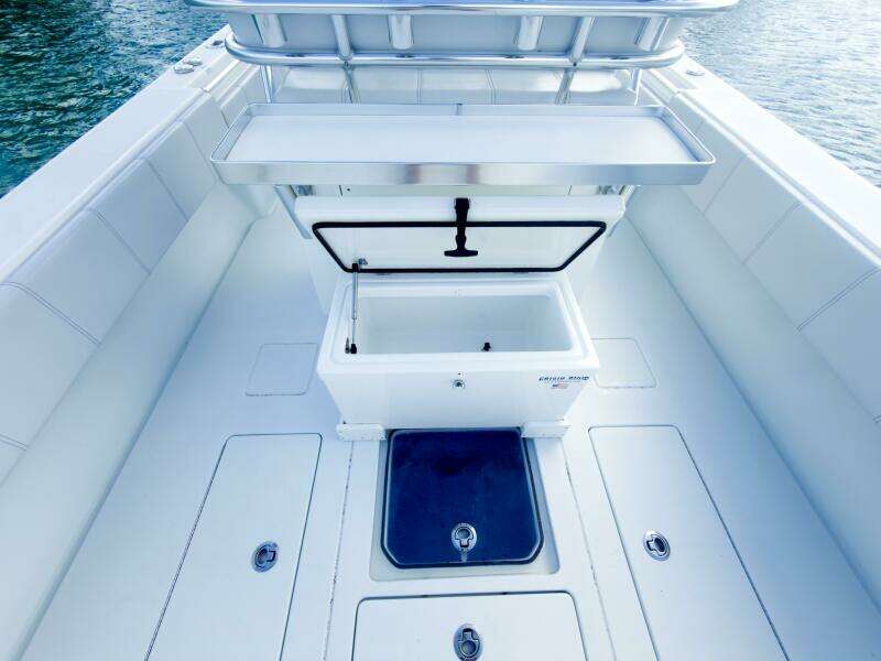 2023 Contender 32 ST