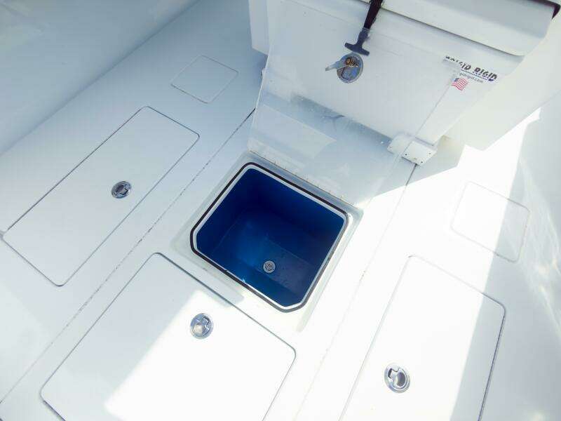 2023 Contender 32 ST