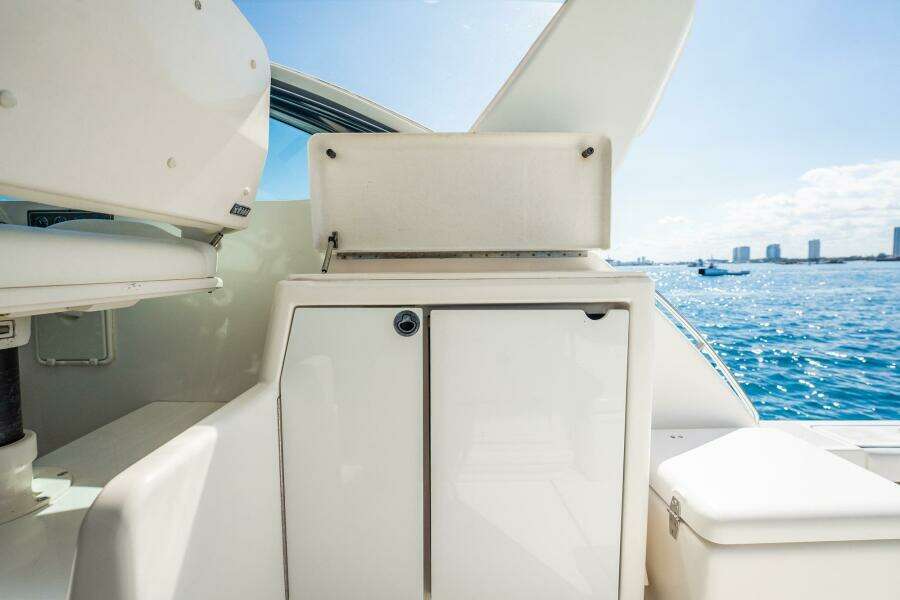 2004 Tiara Yachts 4200 Open