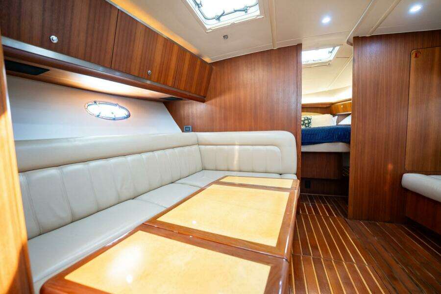 2004 Tiara Yachts 4200 Open
