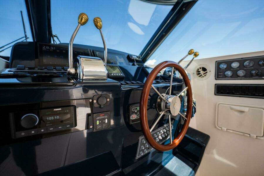 2004 Tiara Yachts 4200 Open