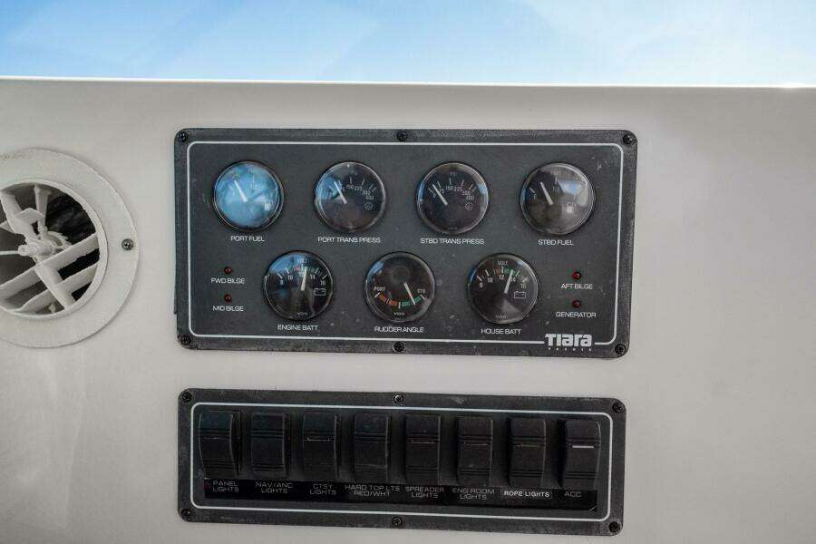 2004 Tiara Yachts 4200 Open