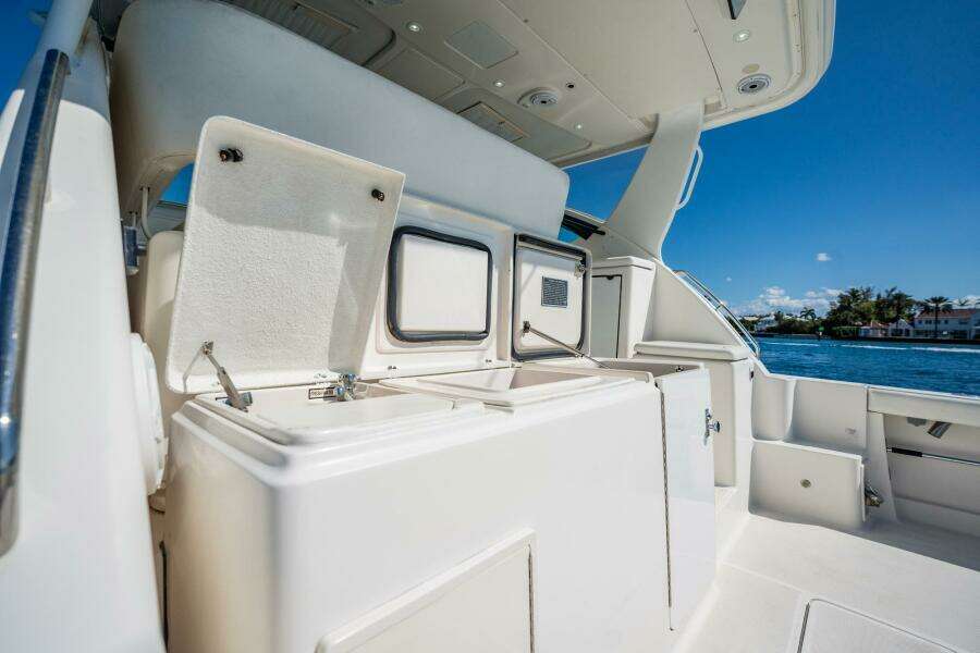 2004 Tiara Yachts 4200 Open