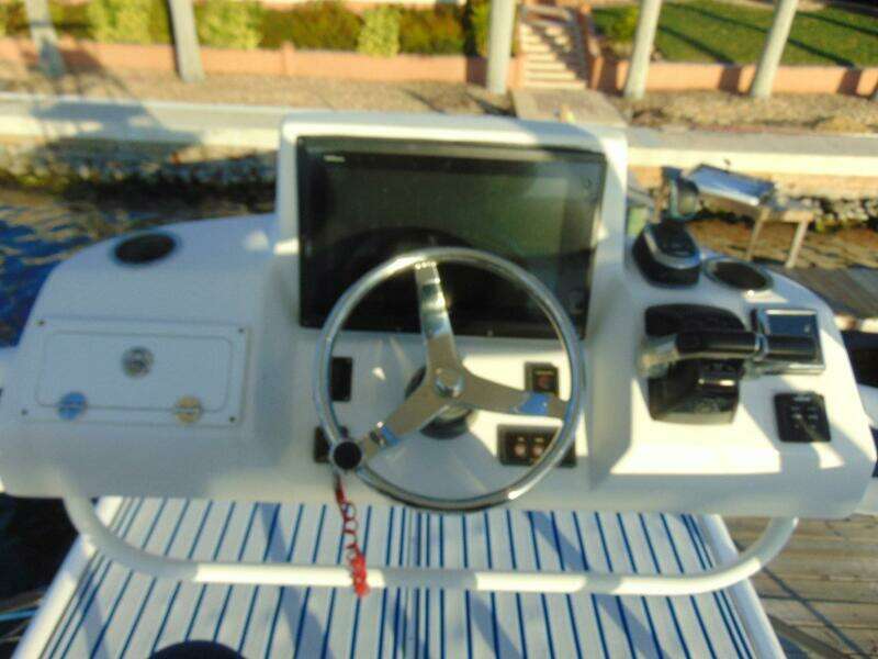 2019 Stamas 390 Tarpon