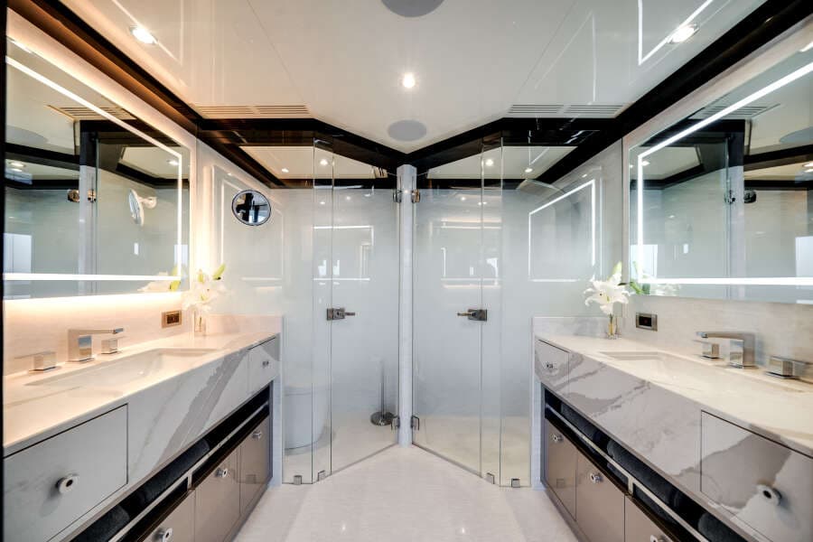 2022 Ocean Alexander 37 L