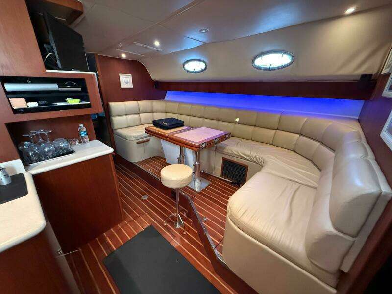 2002 Tiara Yachts 4000 Express