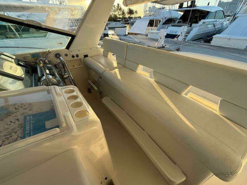 2002 Tiara Yachts 4000 Express