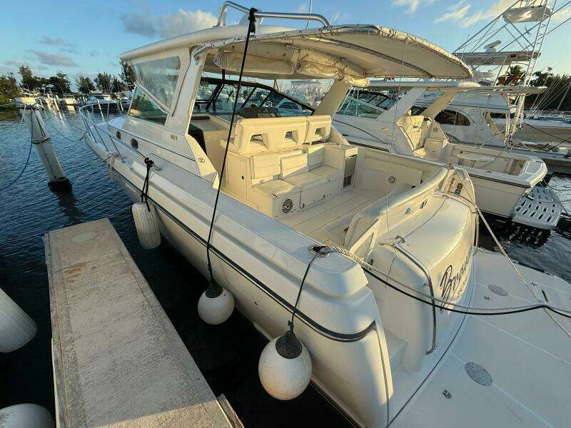 2002 Tiara Yachts 4000 Express