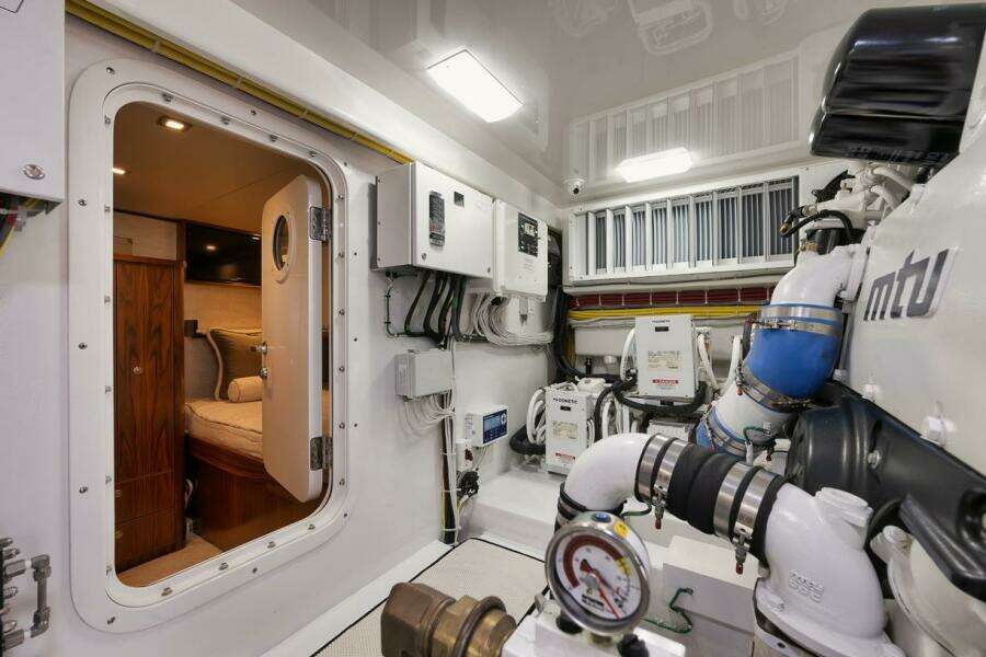 Viking 68 JO-LI - Engine Room