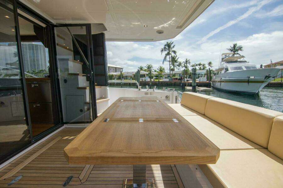 2019 Sundeck Yachts 580 Sport