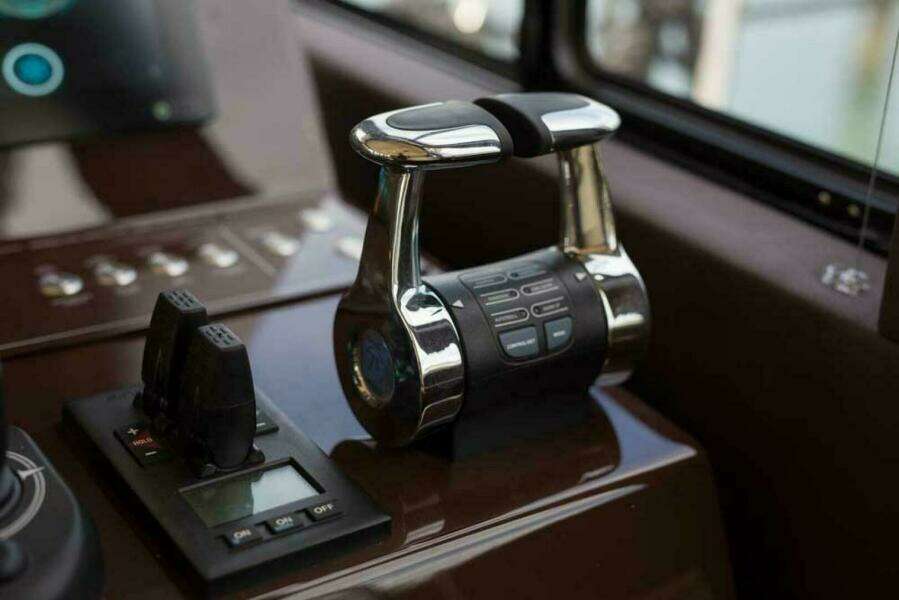 2019 Sundeck Yachts 580 Sport