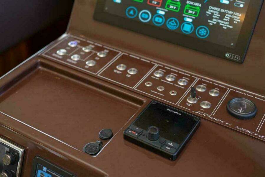 2019 Sundeck Yachts 580 Sport