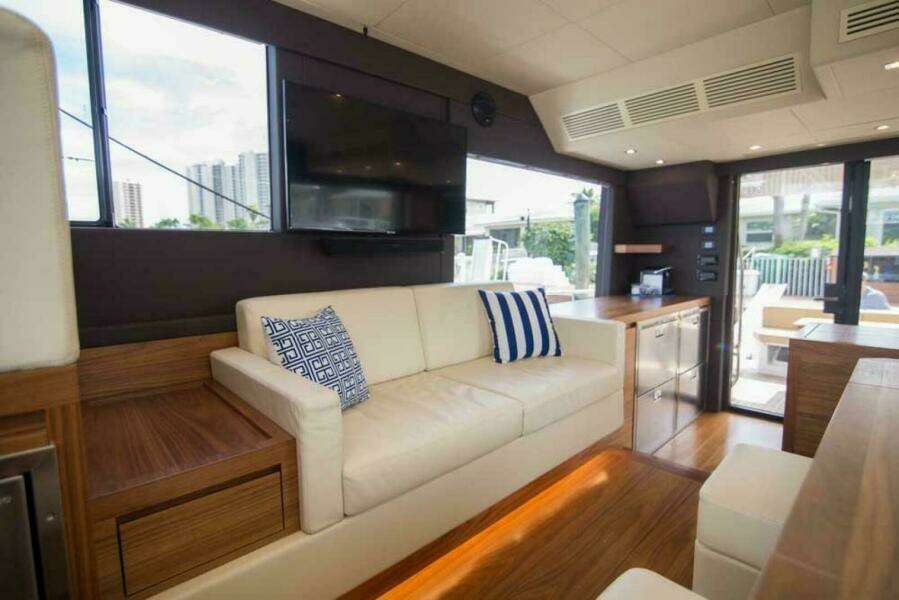 2019 Sundeck Yachts 580 Sport