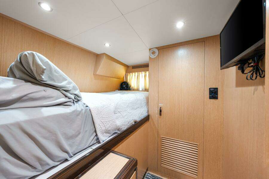 2010 83 Ocean Alexander Motor Yacht 'Relentless'