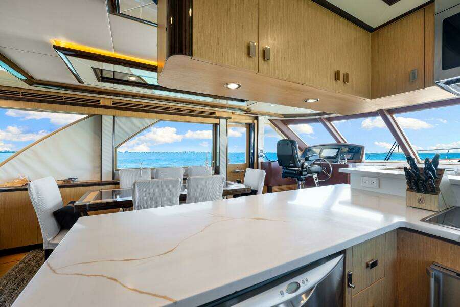 2010 83 Ocean Alexander Motor Yacht 'Relentless'