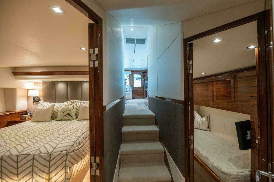 2023 Viking 64 Convertible