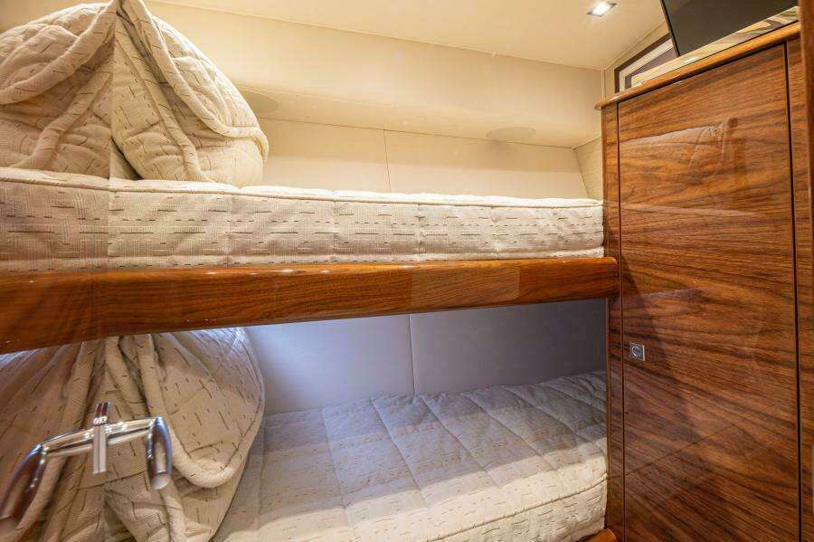 2023 Viking 64 Convertible