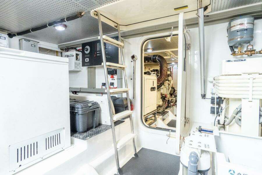2008 Hampton 630 Pilothouse