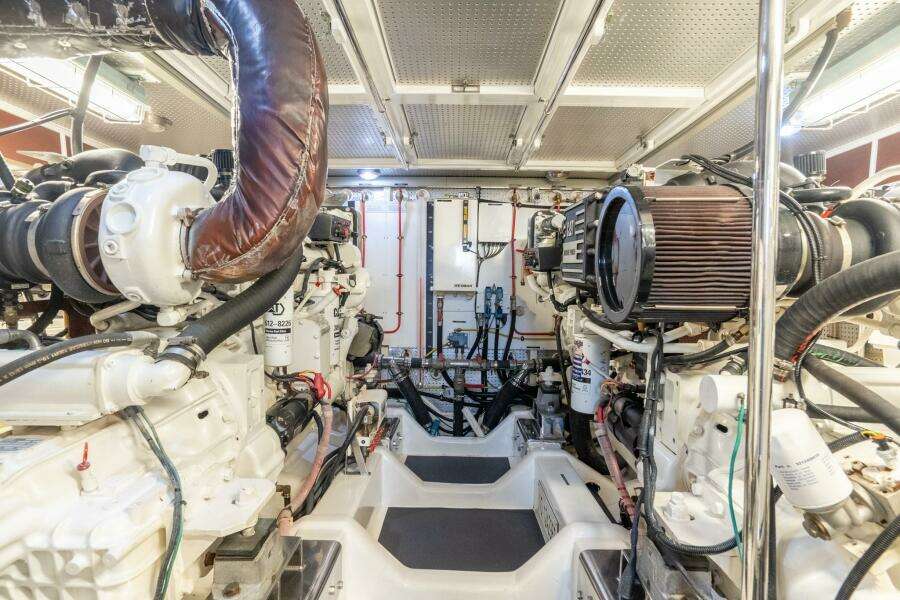 2008 Hampton 630 Pilothouse