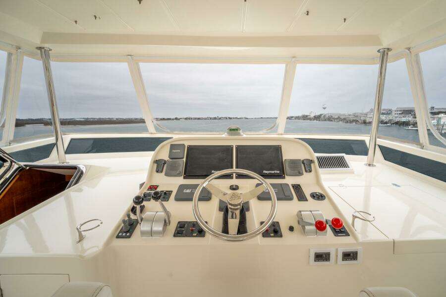 2008 Hampton 630 Pilothouse
