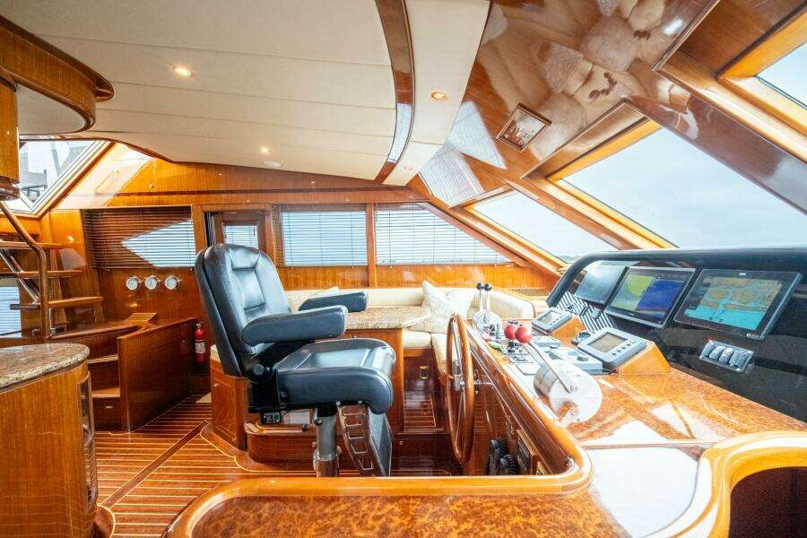 2008 Hampton 630 Pilothouse