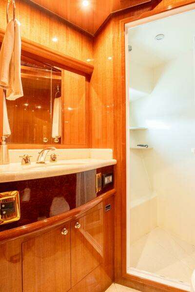 2008 Hampton 630 Pilothouse