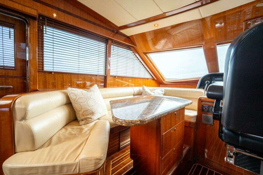 2008 Hampton 630 Pilothouse