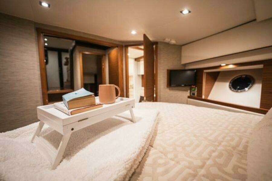 Tiara 44 NO AGENDA -  Master Stateroom